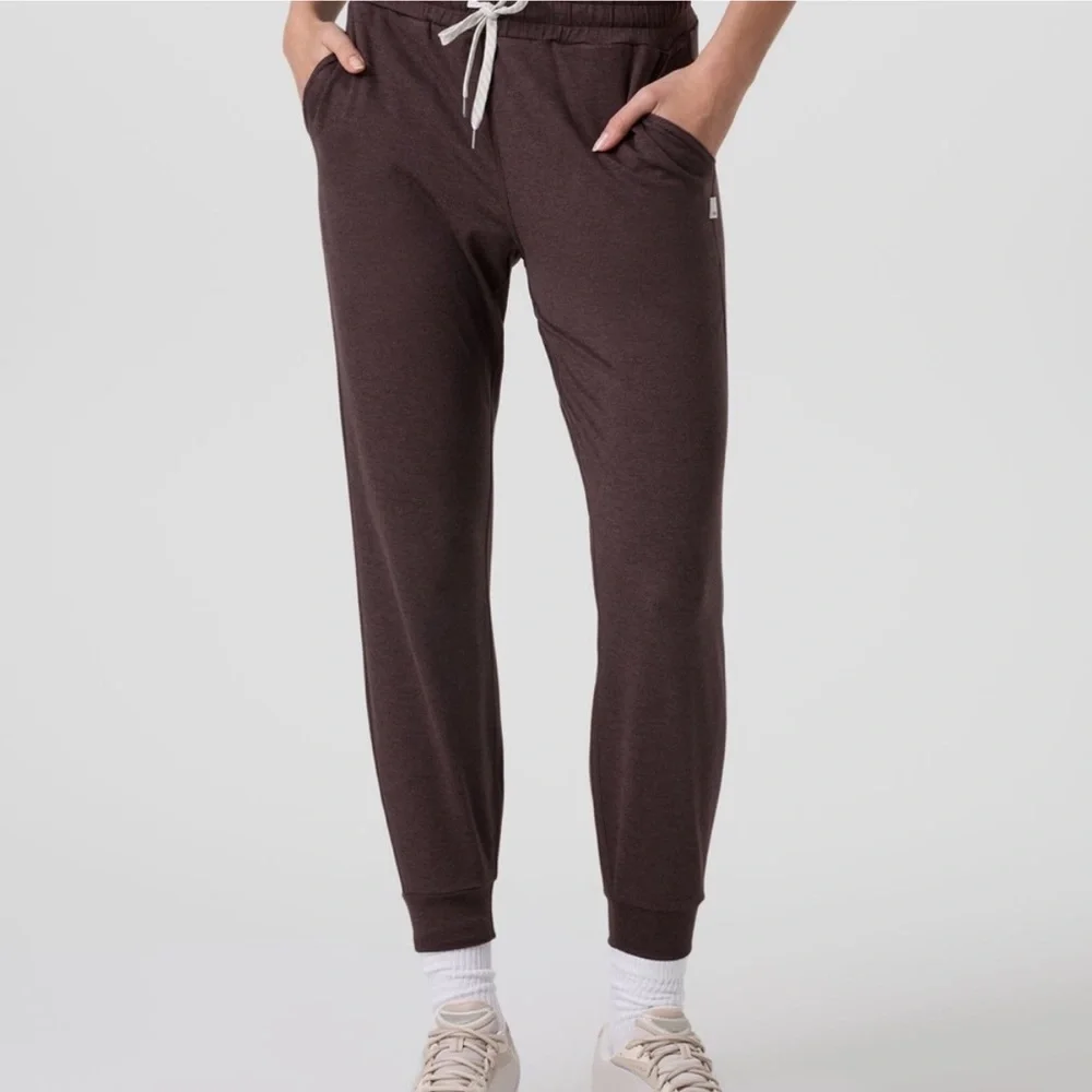 NWT Vuori Women's Performance Joggers | M - Picture 3 of 3